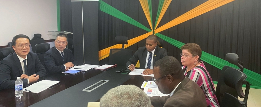 Minister of Agriculture, Fisheries and Mining, Floyd Green convened a meeting with bauxite-alumina producer JISCO Alpart to discuss the company’s plans for the re-opening and resumption of plant operations in Nain, St. Elizabeth.